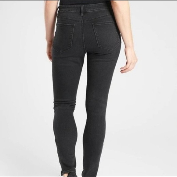 Athleta Denim - Athleta Sculptek Skinny Jean; Size 8 Black